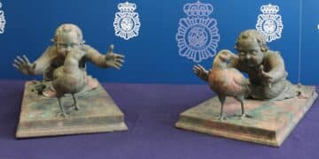 La Policía Nacional recupera dos esculturas de bronce de la era romana que salieron del país ilegalmente