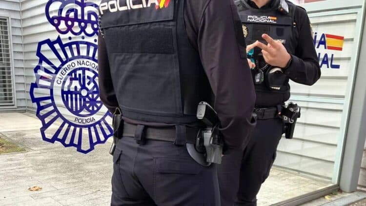 La Policía Nacional participa en la mayor operación contra las drogas sintéticas realizada en Europa 1 La Policía Nacional participa en la mayor operación contra las drogas sintéticas realizada en Europa