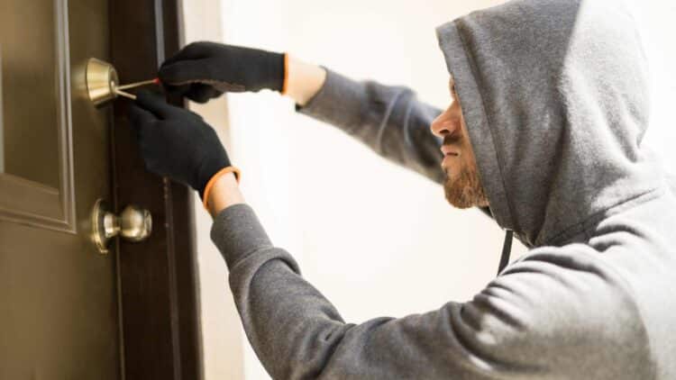 13 detenidos en el Mar Menor por el asalto organizado a 25 viviendas y comercios 1 13 detenidos en el Mar Menor por el asalto organizado a 25 viviendas y comercios