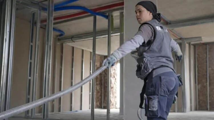 Carolina Marrero, electricista: "Pasé de tener un sueldo de 1.400 euros a ganar esta cantidad tras hacerme autónoma" 1 Carolina Marrero, electricista: "Pasé de tener un sueldo de 1.400 euros a ganar esta cantidad tras hacerme autónoma"