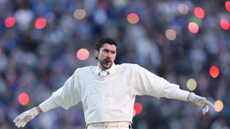 Bad Bunny desafía a Donald Trump en su actuación en la Superbowl: "Dios bendiga América"