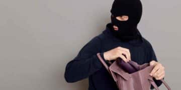 Robos, ladrón anciano