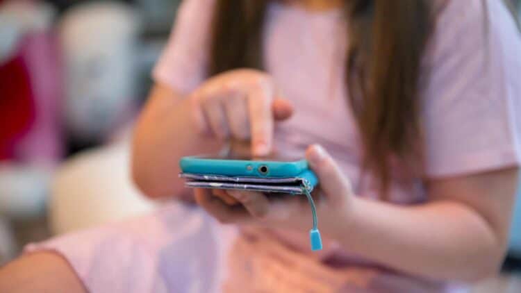 Prohibición redes sociales menores