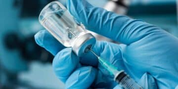 Los posibles afectados por las vacunas caducadas utilizadas en el País Vasco superan los 300