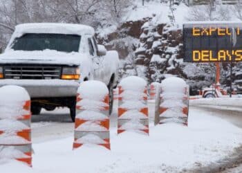 Winter storm warning with snowfall of up to 18 inches in California and Nevada