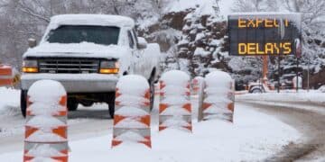 Winter storm warning with snowfall of up to 18 inches in California and Nevada