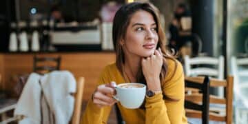 Epidemiologist Tim Spector explains what happens in the bodies of people who drink coffee daily versus those who don't