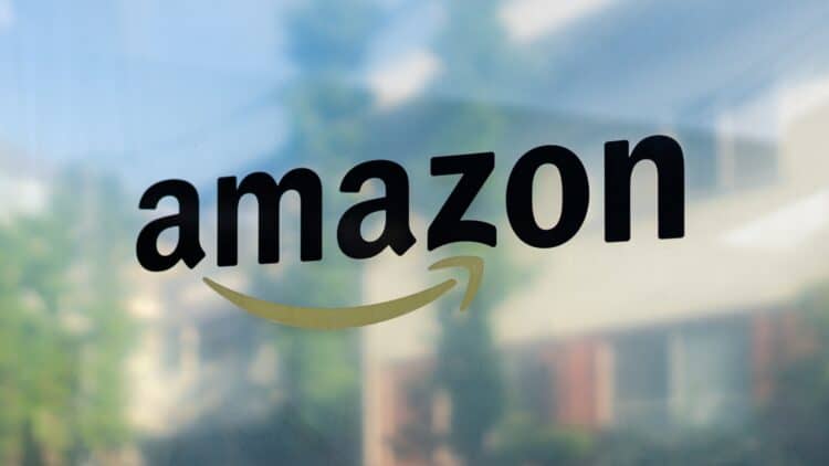 Jeff Bezos asked his parents to risk all their life savings to found Amazon and they agreed without knowing what the Internet was 1 Jeff Bezos asked his parents to risk all their life savings to found Amazon