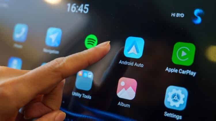 oogle quietly launches Android Auto's version 15.4 with new features