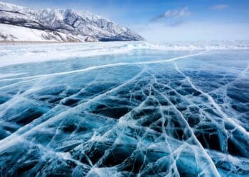 Arctic ice can trigger active chemical reactions