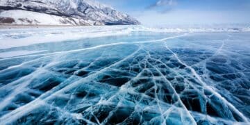 Arctic ice can trigger active chemical reactions