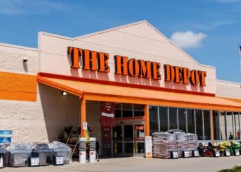 Goodbye shopping at Home Depot - the chain will close its 2,000 stores on this day in both November and December 2 Home Depot will close its 2,000 stores on these days