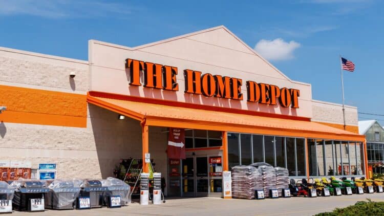 Goodbye shopping at Home Depot - the chain will close its 2,000 stores on this day in both November and December 1 Home Depot will close its 2,000 stores on these days
