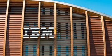IBM replaced 8,000 employees with artificial intelligence… and ended up hiring the same number again