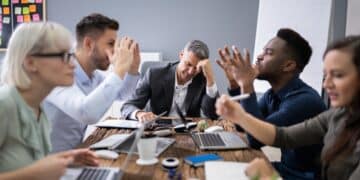 Four clear signs are enough to identify a toxic person in a short conversation