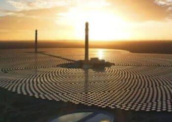 China's new solar system with 27,000 mirrors in the Gobi desert generates power even at night