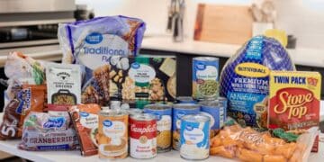 Walmart is bringing back its full Thanksgiving dinner for less than $4 per person