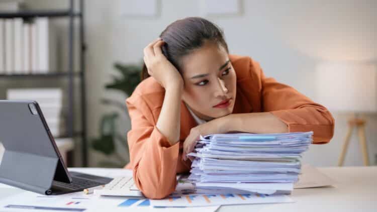 Confirmed - according to Jeff Bezos, the real source of stress is not in effort, but in avoiding what you know you should do 1 According to Jeff Bezos, the real source of stress is avoiding what you should do