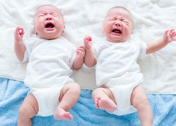 Confirmed by science—letting babies cry raises cortisol and disrupts their emotional development—experts call for urgent change