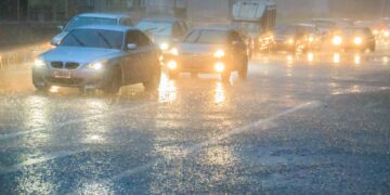 Driving without headlights during rain, smoke, or fog will cost you dearly in Florida