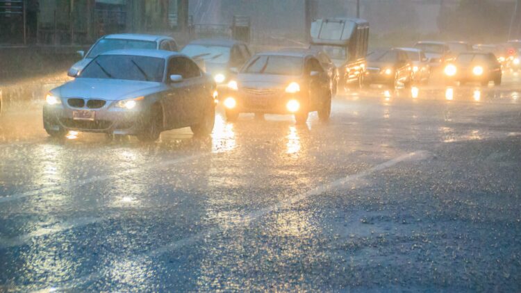 It's official—driving without headlights during rain, smoke, or fog will cost you dearly in Florida—here's how the new visibility rule works 1 Driving without headlights during rain, smoke, or fog will cost you dearly in Florida