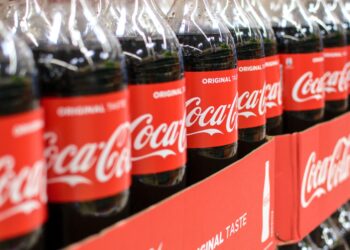 Coca-Cola will pay students to recycle bottles and cans