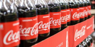 Coca-Cola will pay students to recycle bottles and cans