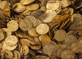 Fishing, land... and treasure—that was the incredible medieval discovery that surprised all of Sweden 10 Fishing, land... and treasure—that was the incredible medieval discovery that surprised all of Sweden