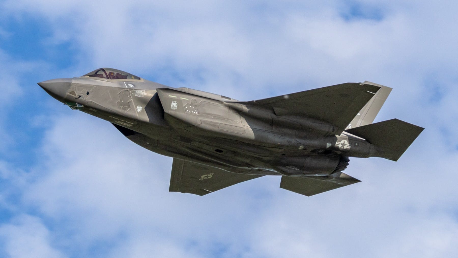 Dutch F-35 stealth fighters train in the U.S. with support from NATO