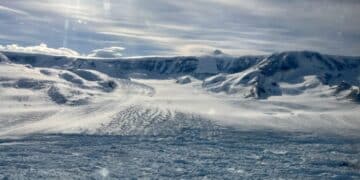 Hektoria glacier loses 50% of its mass in weeks