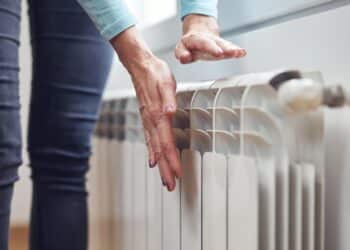 This simple trick makes your radiators warmer in winter… and almost nobody knows it