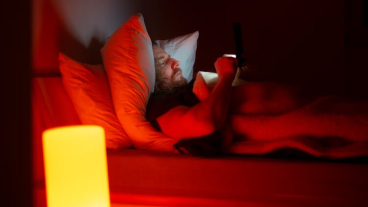 Confirmed by science—red light before bedtime can improve sleep and reduce insomnia—but with one condition