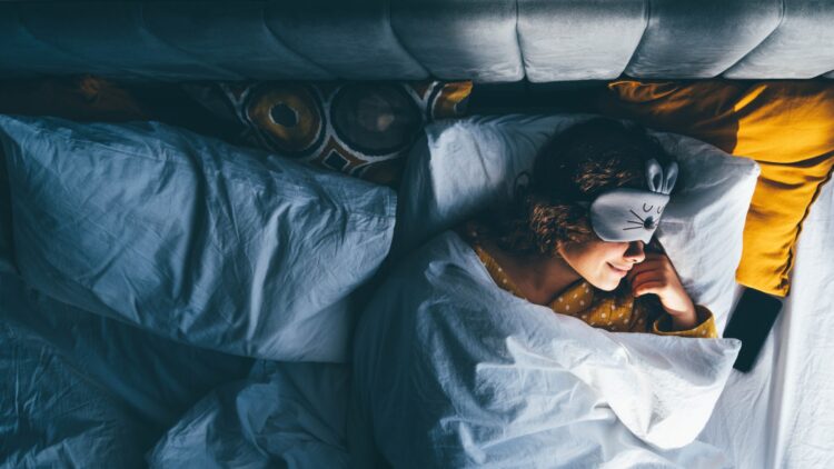 Goodbye to the myth of “perfect silence”—psychologists confirm why many sleep better with sounds