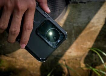 Activate your Android's flashlight by double-tapping the back of the phone