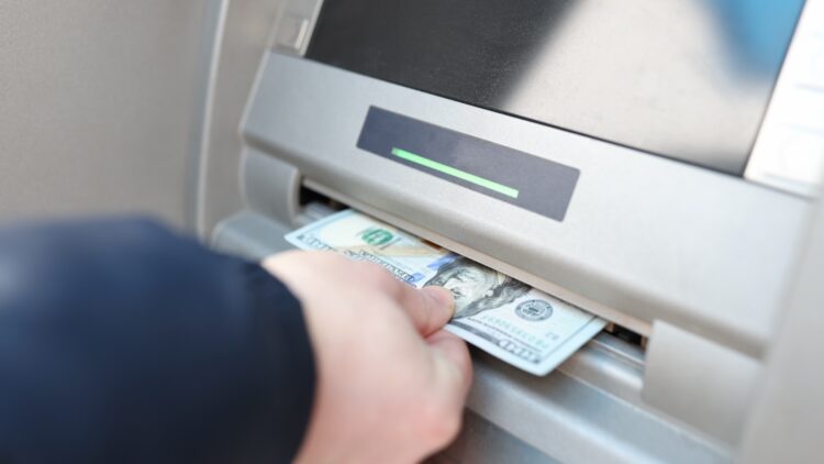 Goodbye to discreet withdrawals in the United States—the Treasury Department requires banks to report transactions over $1,000 and changes financial surveillance for 2026 1 The Treasury Department requires banks to report transactions over $1,000