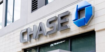 Chase Bank is rewarding new customers who meet this requirement with 75,000 points