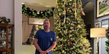 Neither extravagance nor simple decoration—the real reason why so many families put Christmas trees in every room