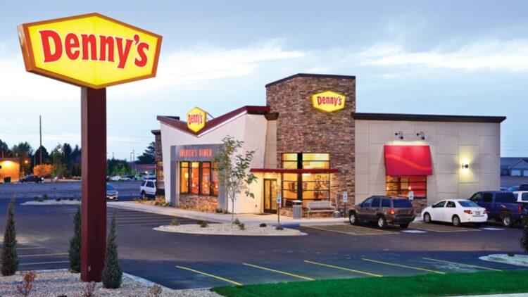 Goodbye to dozens of Denny's restaurants in the US—the chain confirms mass closures, causing concern among employees and local communities 1 Goodbye to dozens of Denny's restaurants in the US—the chain confirms mass closures, causing concern among employees and local communities