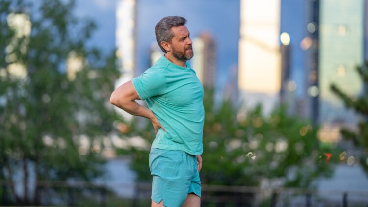 Confirmed by sports specialists—poor technique at the gym causes back, shoulder, and knee injuries 1 Poor technique at the gym causes back, shoulder, and knee injuries