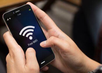 A warning to those who connect to public Wi-Fi networks