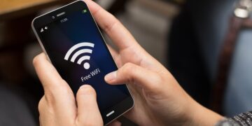 A warning to those who connect to public Wi-Fi networks
