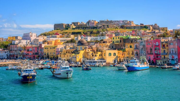 US—travelers highlight customs in France, Italy, and Japan