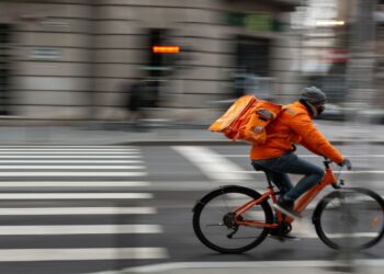 Goodbye to cheap orders in NYC—the new minimum tip will force final prices to rise and may affect demand for home delivery