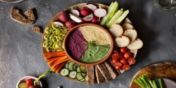 Raw foodism—This is what the new viral trend is all about, and these are the benefits of eating raw foods