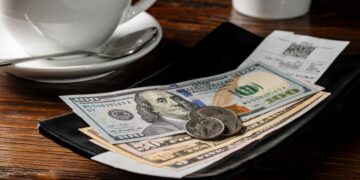 Massachusetts will implement a state-regulated minimum tip