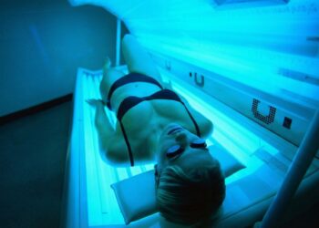 Tanning beds age the skin decades at the genetic level