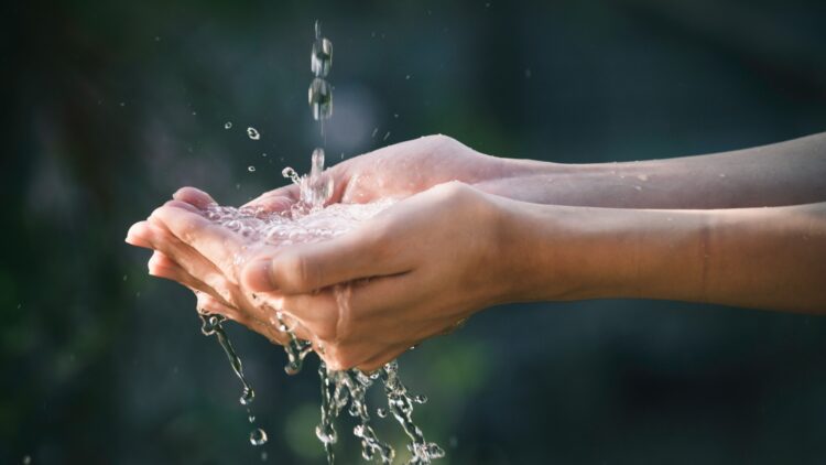 Scientists make a revolutionary discovery—a simple method that turns salt water into drinking water