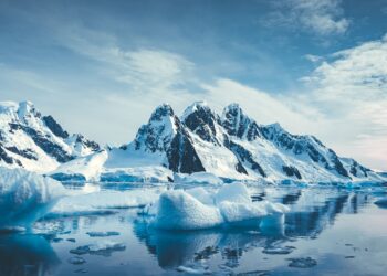 Farewell to eternal Antarctica—scientists discover a prehistoric landscape buried under two kilometers of ice