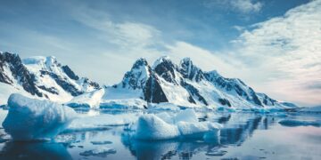 Farewell to eternal Antarctica—scientists discover a prehistoric landscape buried under two kilometers of ice