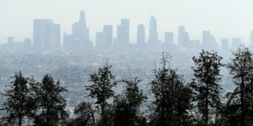 Quarantine declared in California and Oregon due to an 'unhealthy particle storm'—authorities warn of health effects and ask residents to stay home